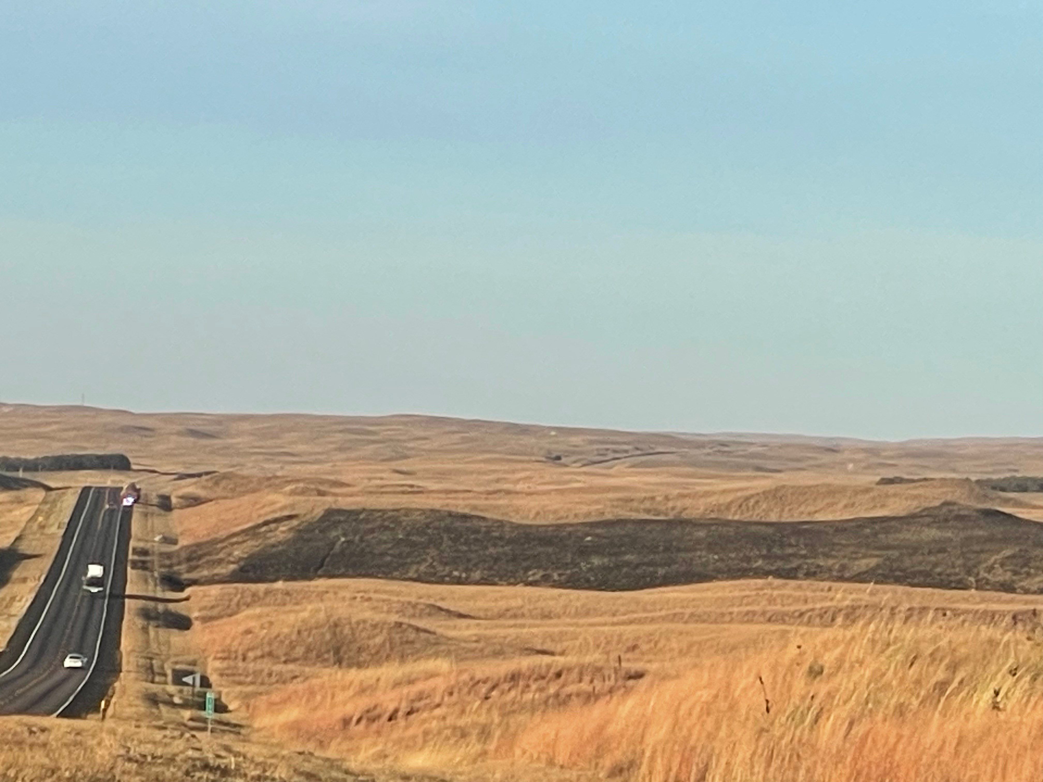 Grass fire burns 500+ acres north of Thedford