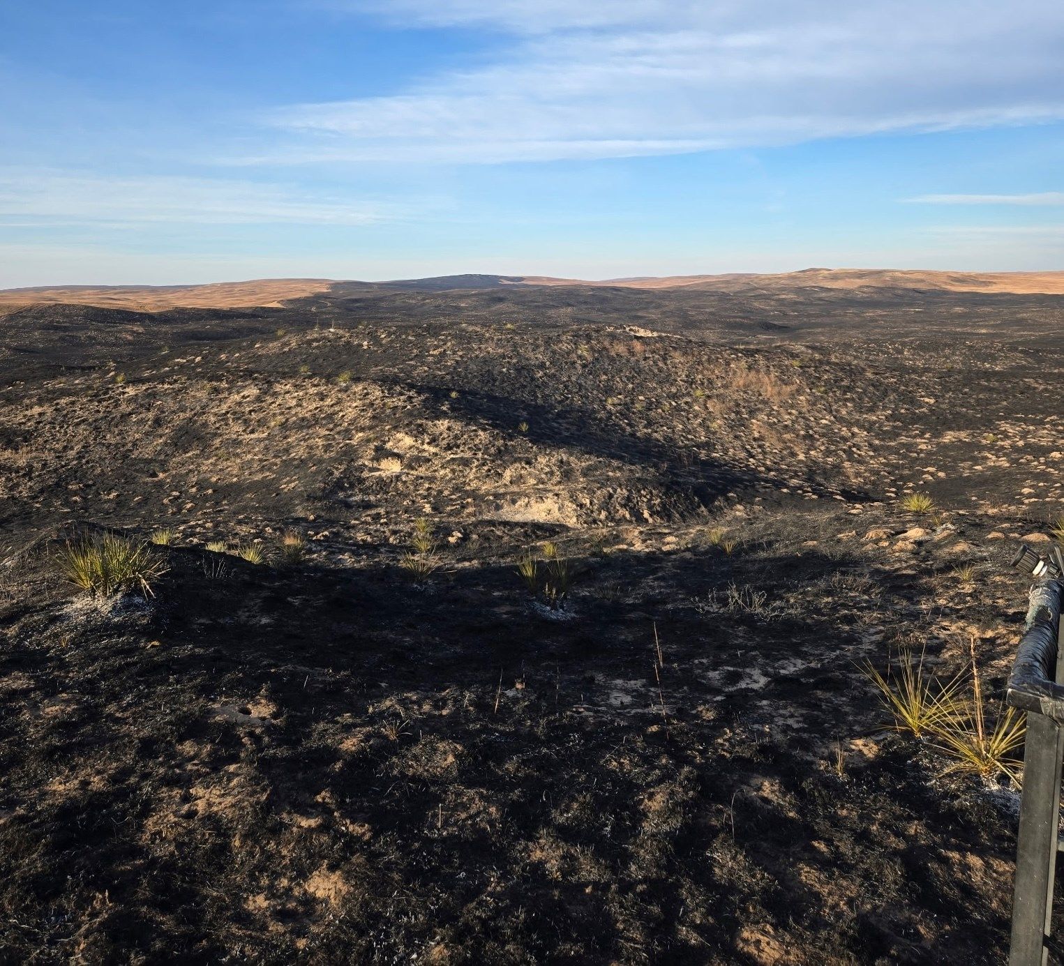 Fire near Mullen burns hundreds of acres Thursday
